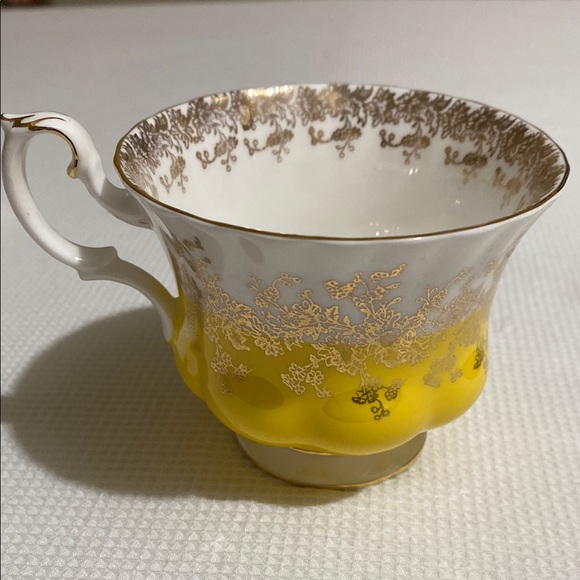 Royal Albert Bone China Yellow Teacup and Saucer with Gold Accents - Picture 7 of 10